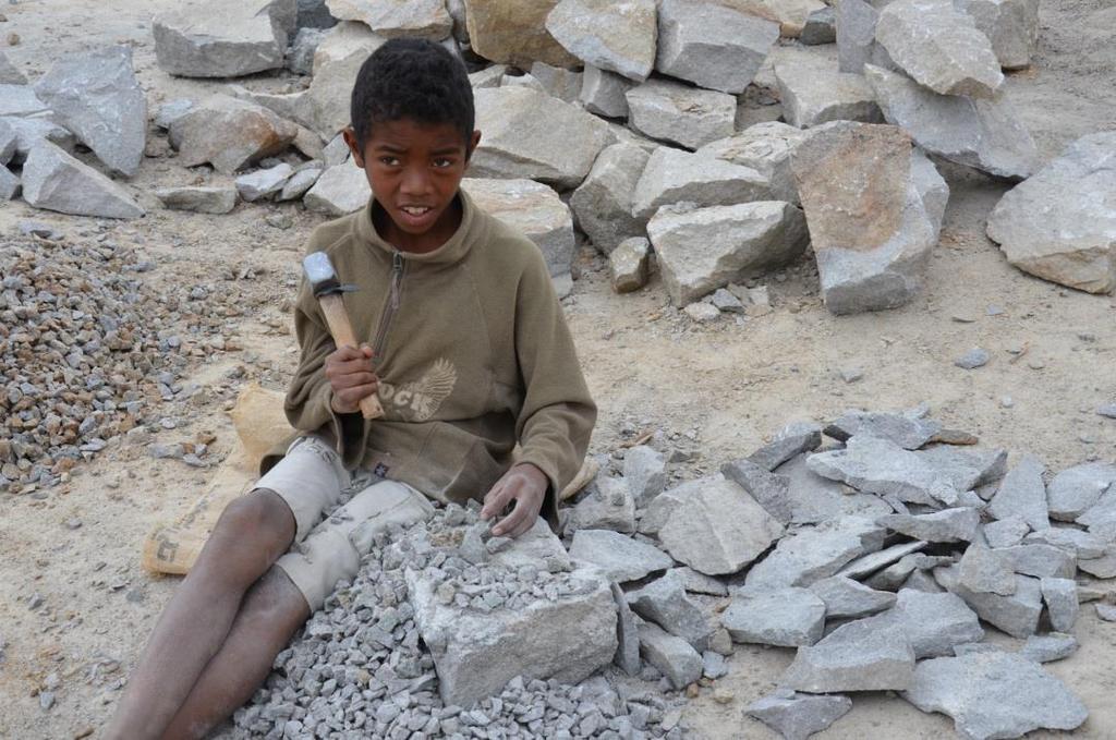 I bambini malgasci lavorano!