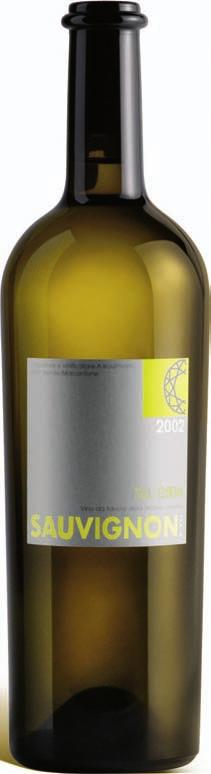 SAUVIGNON BLANC Al Sauvignon piace crescere in zone non troppo calde, o i suoi aromi e l acidità sono messi a rischio. Vinificato e allevato in botte di rovere, acquisisce eleganza e morbidezza.