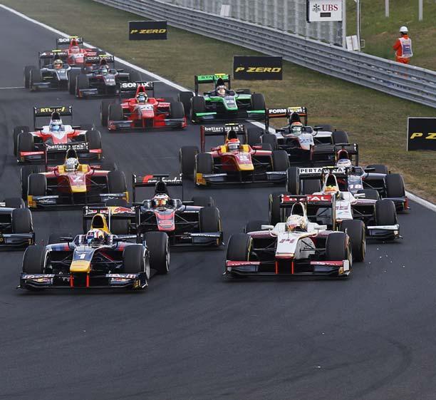 Lo start di gara 1 L'ORDINE DI ARRIVO DI GARA 1 SABATO 25 LUGLIO 2015 1 - Alex Lynn - DAMS - 37 giri 1h00'10"078 2 - Pierre Gasly - DAMS - 3"707 3 - Sergey Sirotkin - Rapax - 9"052 4 - Rio Haryanto -