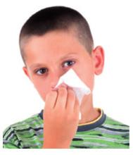 2 COME SI TRASMETTE L INFLUENZA AH1N1 Il modo principale con cui i virus influenzali si trasmettono da persona a persona è attraverso le goccioline di secrezioni respiratorie emesse con la tosse, lo