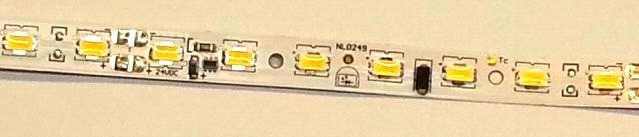 72 STRISCIA LED CITIZEN VERSIONE RIGIDA/FLEX MM.400 X 8 420 LED METRO 27 W 210 LED METRO 19,2W 24VDC UR STRISCE LED SMD 24V 19W MT.