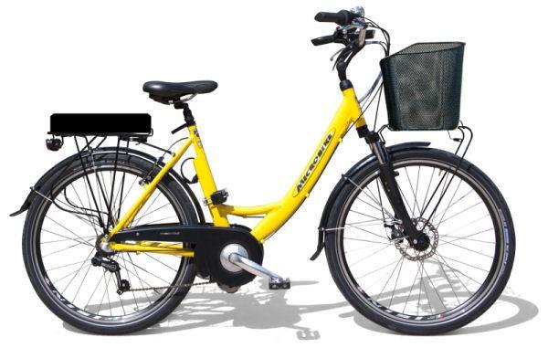 Muoversi in bicicletta. Camminare nella città. Per condividere lo spazio. Biciplan, per la rete ciclabile urbana Intermodalità es.