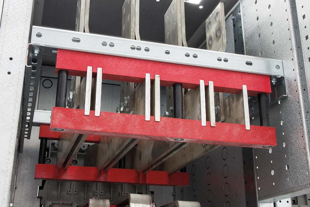 Armadi metallici Sistema sbarre universali Sistema barre ALUBAR da 160A fino a 6300A Barre in alluminio stagnato per connessione interruttori, giunzioni e prolungamento codoli Barre in alluminio
