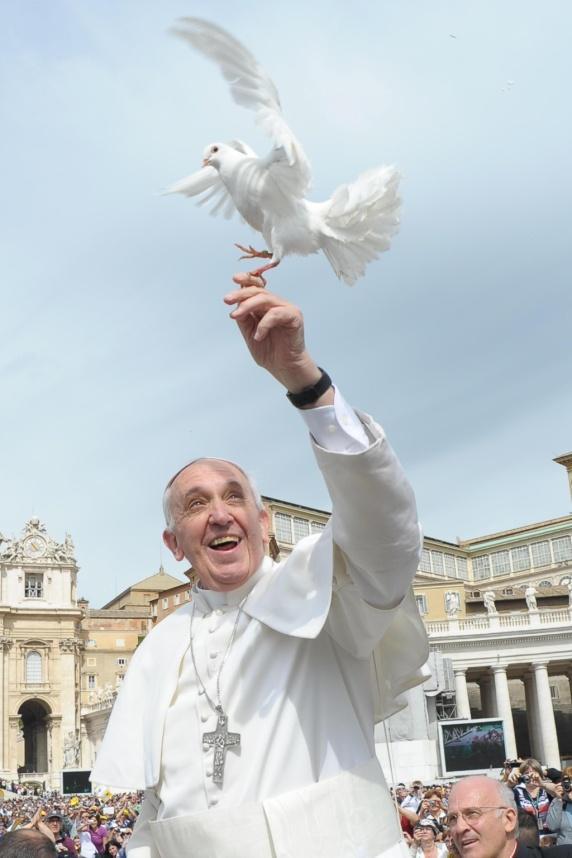 I cardinali durante tutta la durata del conclave non possono avere alcun contatto con l'esterno.