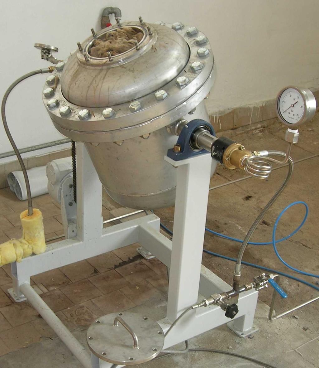 Impianto dimostrativo Caratteristiche tecniche Volume reattore: 100 L. Carica discontinua lana: 6 20 kg.
