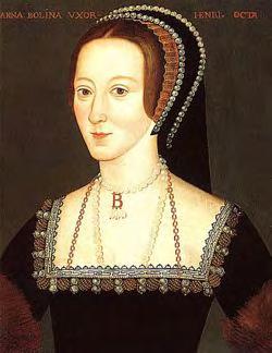 La donna che Enrico decise di sposare si chiamava Anna Bolena. Era figlia di Sir Thomas Boleyn, era stata allevata alla corte di Francia.