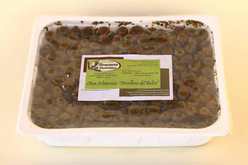 OLIVE VERDI SCHIACCIATE Confezione: vascone da 2,5 Kg Ingredienti: olive, ortaggi misti, sale marino, olio extravergine di oliva