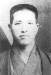 Vai Kenki nacque il 20 gennaio 1886 nella città di Fuzhou, Provincia di Fuijan. Nacque in una famiglia di quattro ragazzi e tre ragazze.