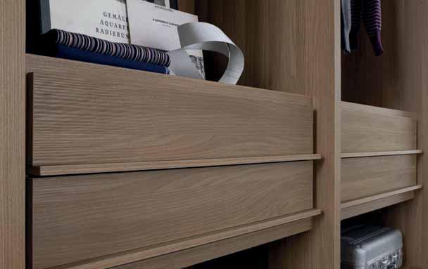 Walk-in-closet I-Box In the previous page: walk-in closet in textured melamine Walnut finish.