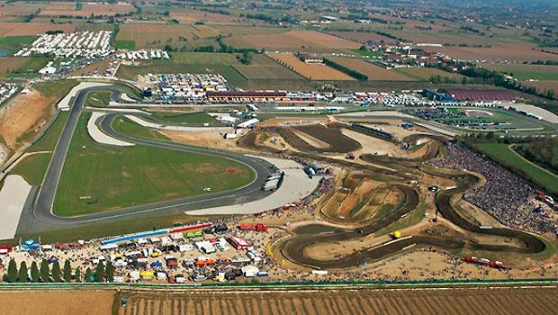L Autodromo si colloca in posizione baricentrica rispetto ai maggiori centri del nord Italia (Milano 80 Km, Brescia 28 Km, Bergamo 40 Km, Verona 92 Km), vicinissimo agli scali aeroportuali e a poche