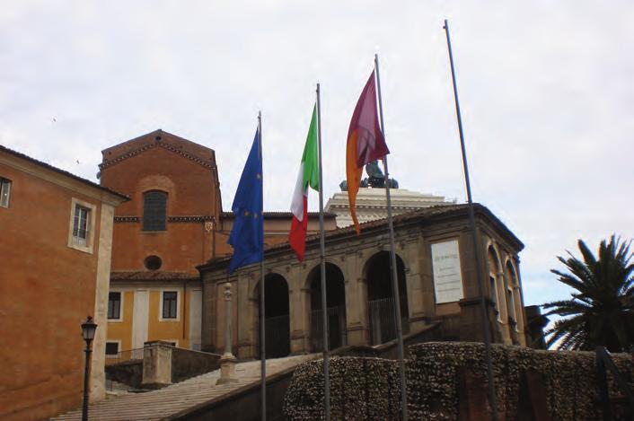 L esposizione delle Bandiere Esposizione quotidiana delle bandiere su edifici sedi di amministrazioni locali In Campidoglio la bandiera del Comune di Roma
