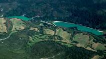 Il via è dato sulle rive del Lago di Lamar, si costeggia il Lago Santo