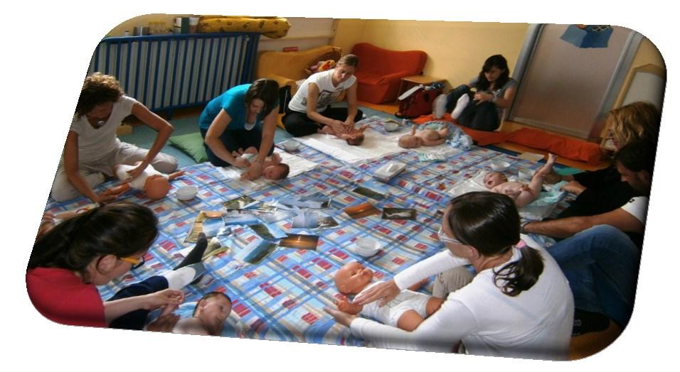 Cosa comprende lo Spazio per adulti e bambini (0/3 anni) del Centro famiglia Corsi di massaggio infantile (esperte AIMI