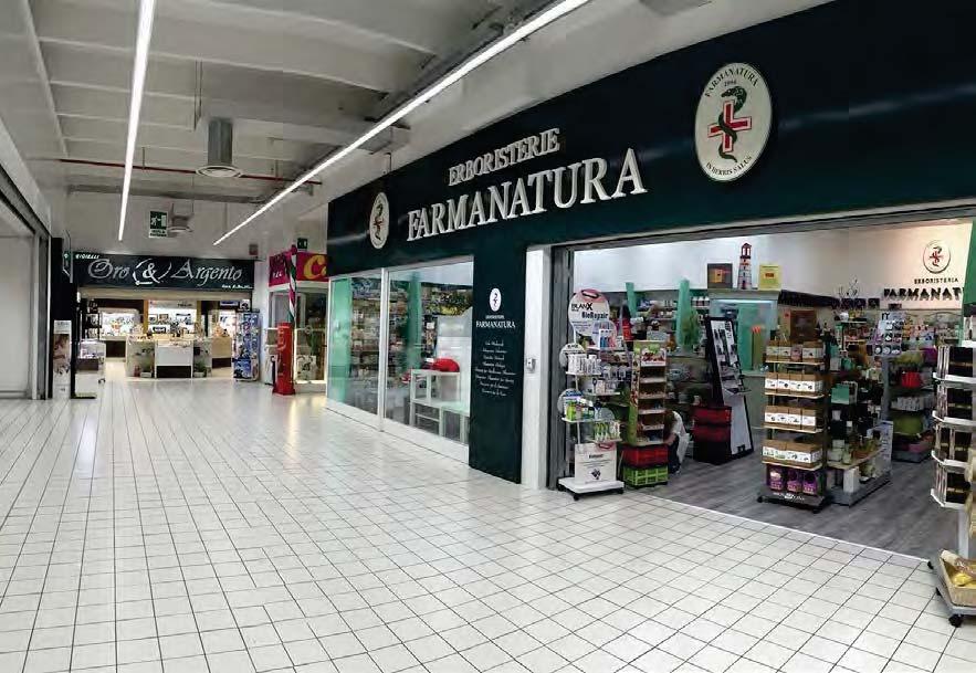 Il format Superstore Il negozio FARMANATURA adatto a qualsiasi location: sia che si tratti di centri cittadini con alta densità di passaggio pedonale, sia a centri commerciali, con preferenza per