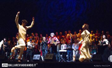 coordinato tutti i danzatori (oltre 100) e curato le coreografie, e con la partecipazione dell Orchestra Popolare dell Auditorium e del Coro di Anna Rita Colajanni ( Ballareviaggiando.