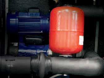 Gruppo pompe lato freddo e/o caldo Le unità NECS-W possono essere equipaggiate con il kit idronico evaporatore e/o condensatore.