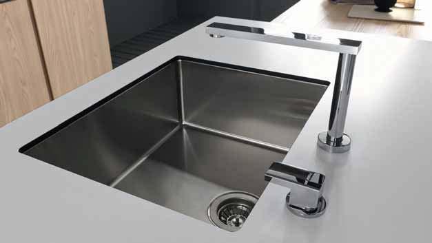KE - R15 Una collezione completa di soluzioni a una e due vasche nella quale troverete il lavello perfetto per le vostre esigenze. NEW T/P perimetrale Camillo (8467 000 - pag.