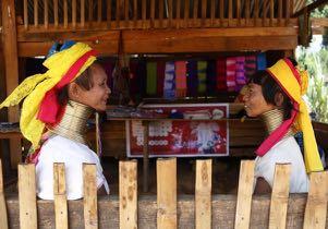 5 giorno 23 Novembre: MANDALAY Prima colazione. Escursione in battello a Mingun, un villaggio situato sulla riva occidentale del fiume Irrawaddy.