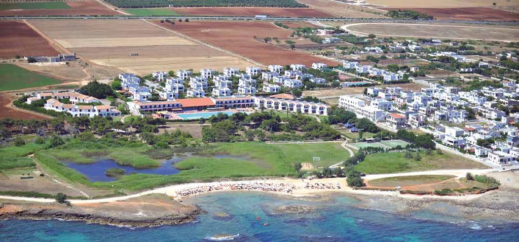 PUGLIA - OSTUNI CLUB HOTEL SANTA SABINA 3* PUGLIA MARINA DI GINOSA TORRESERENA VILLAGE 4* Dista circa 8 km. da Ostuni e 18 km dall Aeroporto di Brindisi.