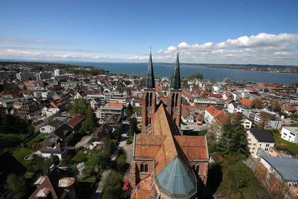 45 km - 55 km + traghetto) La cittadina svizzera di Stein vi aspetta con casupole ornate da affreschi ed il monastero di St. Georg.