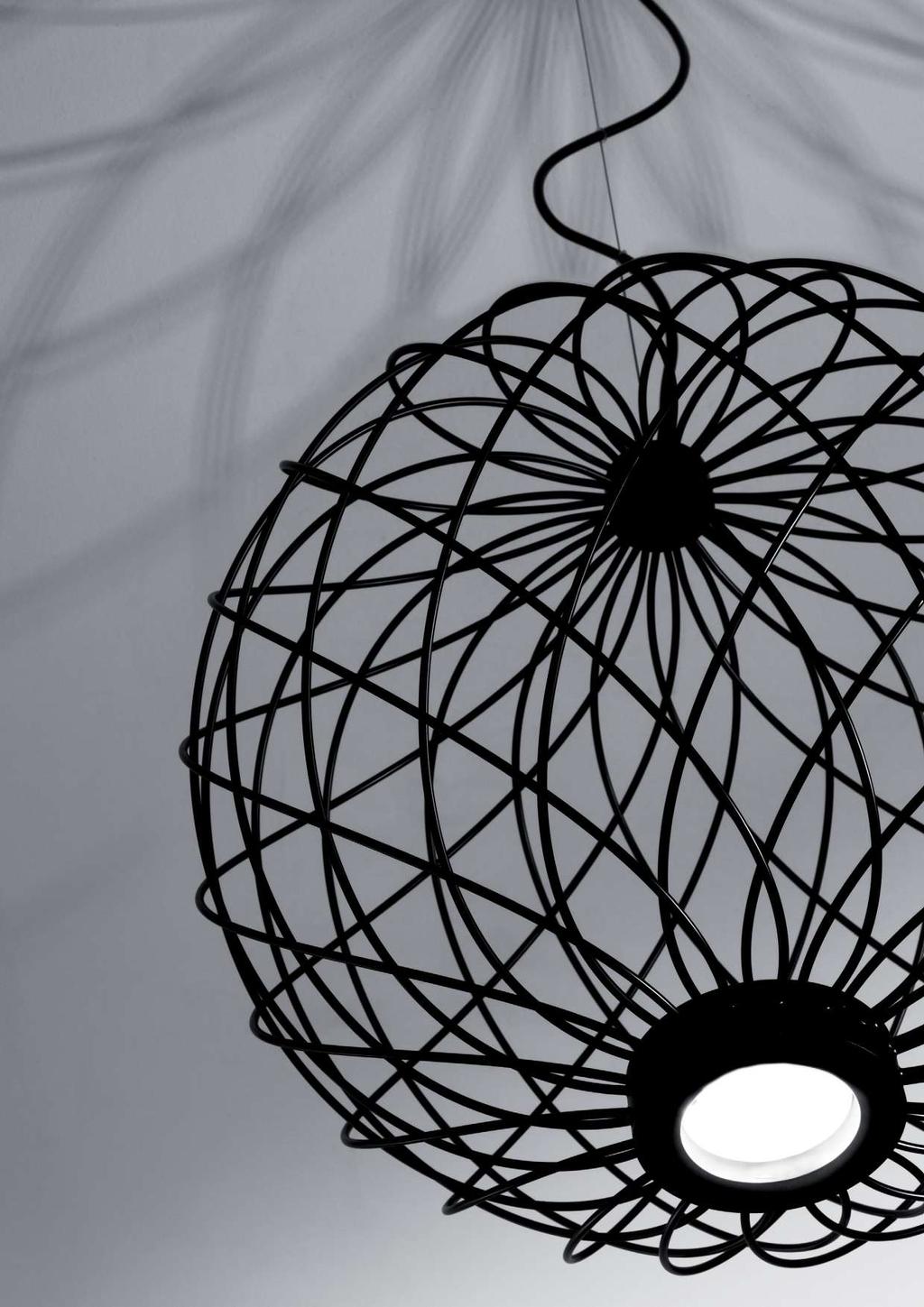 PENELOPE design Sebastiano Tosi 2017 Collezione di lampade in filo di metallo con LED integrati. Materiali: metallo Finiture: Bianco opaco, nero opaco, bronzo chiaro, ottone.