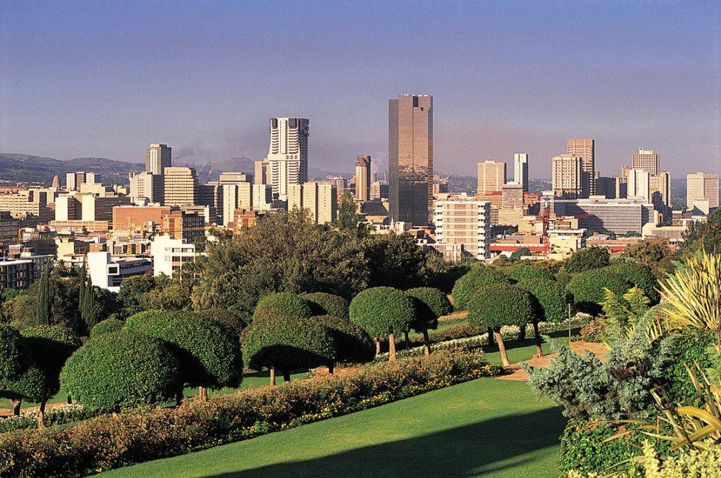 Le tre South capitali Africa in brief ) del (South Sudafrica: African flag) PRETORIA Pretoria, sede dell Union Building e della maggior parte