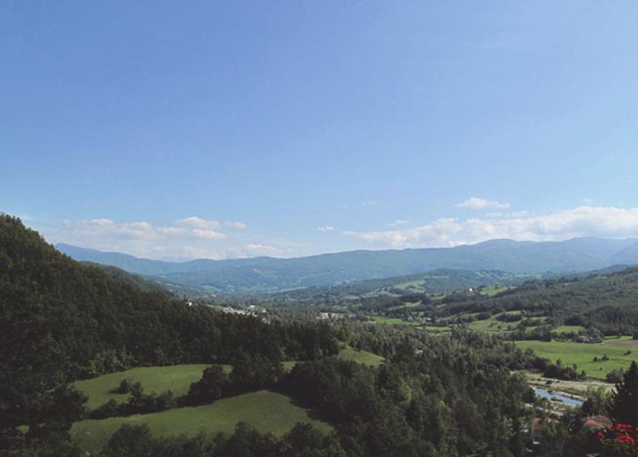 e il borgo storico connesso costituiscono gli elementi connotativi dell area e punti di vista del paesaggio circostante.