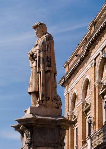 MARCHE Regione dell'italia centrale, le Marche sorprendono per la diversità di paesaggi e territori che spaziano dalle coste sabbiose del versante adriatico ai piccoli e grandi borghi dell'entroterra.