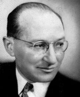 Il primo ad occuparsi della ricerca sui processi di influenza sociale è stato lo psicologo turco Muzafer Sherif (1935; 1936), considerato uno dei padri