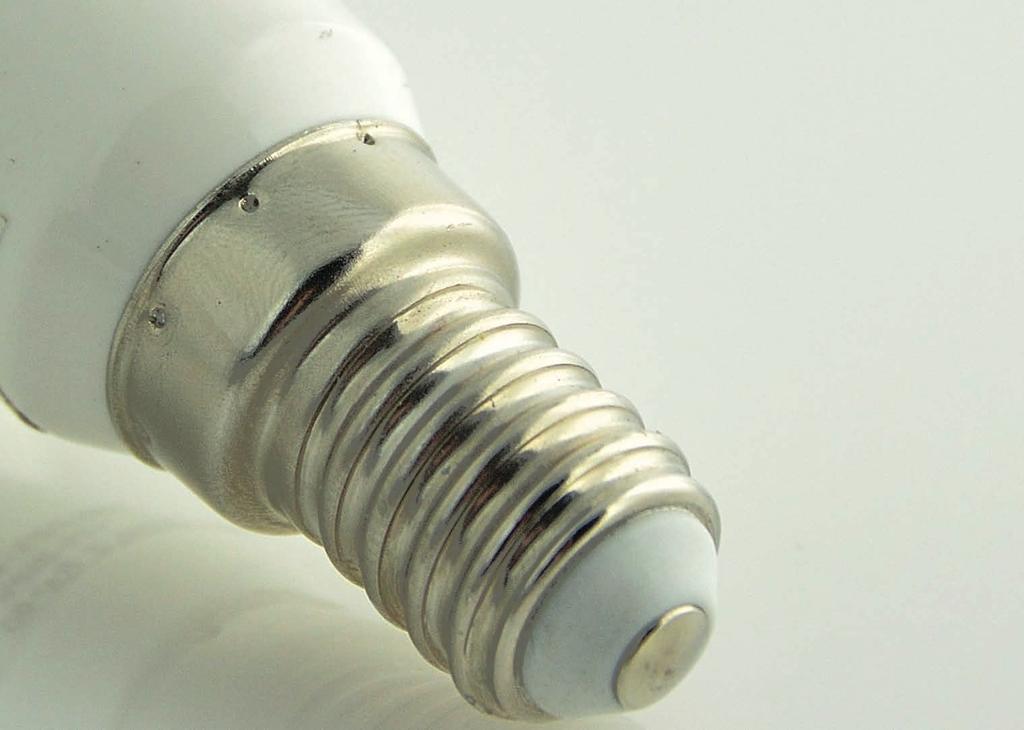 LAMPADE LED Lampada a LED tipo bulbo - E27 LAMPADE 24V Alimentazione: 24 Vac Potenza: 5 W Dimensioni: Ø 45 mm - h 82 mm Forma: sfera 0 / Box: pezzi 100