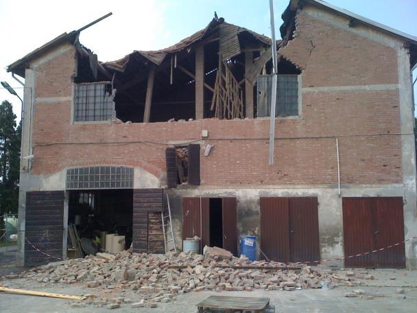 LAVORI DI DEMOLIZIONE E RICOSTRUZIONE DI UN EDIFICIO MISTO PRODUTTIVO RESIDENZIALE UFFICI,