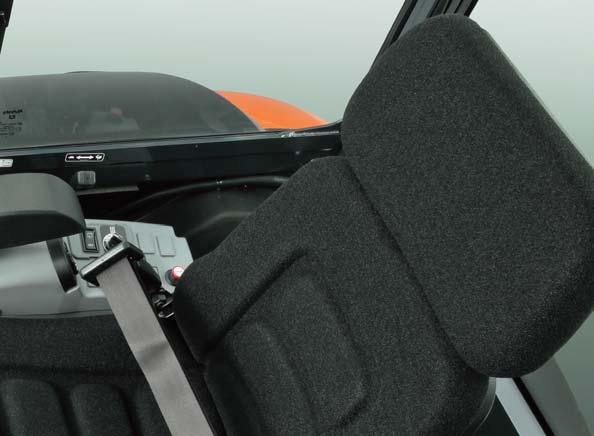 La cabina larga e confortevole del KX027-4 offre ogni funzione e tutti gli accessori di cui avete bisogno per