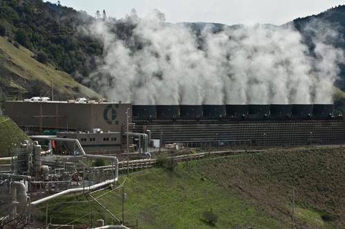 Nel mondo Le centrali geotermiche più importanti: California il più grande campo geotermico del mondo è The Geysers produce 800 MW di elettricità The Geyser (Stati Uniti) A