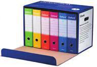 isponibile la scatola archivio ox Oxford, contenente 6 registratori protocollo 8 cm in colori assortiti (blu, rosso, verde, fucsia, giallo, arancio) e riutilizzabile come scatola archivio. odice Rif.