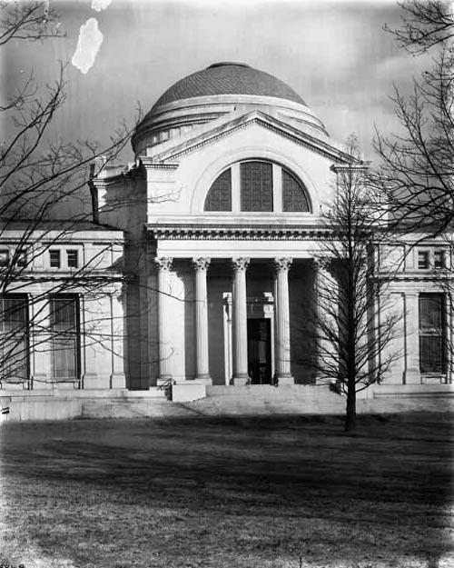 I lavori iniziarono nel 1904. Venne scelto lo studio di architettura, di Washington D.C., Hornblower e Marshall. Nel 1905 il comitato tolse il lavoro allo studio.