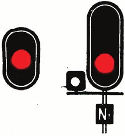 SEMAFORO Il semaforo a via impedita presenta una luce rossa con