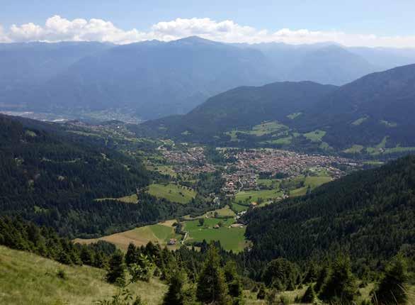 I VANTAGGI DELLA CANDIDATURA DELLA VALLE CAMONICA A RISERVA DELLA BIOSFERA CONDIVISIONE FORMAZIONE PARTECIPAZIONE COMUNITA I cittadini e le comunità locali sono chiamati in maniera diretta a