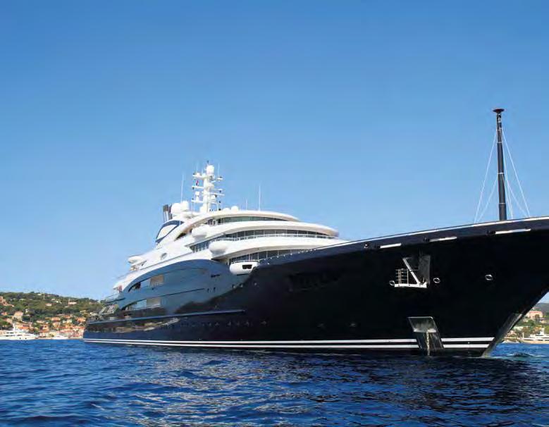 I mega yacht Nonostante il mercato dei beni di lusso continui a crescere, come anche l entità della ricchezza ed il numero di coloro che la detengono, per il comparto dei mega yachts il 2015 si