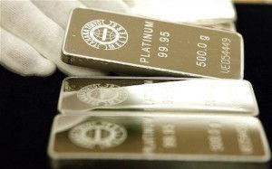 PLATINO È quasi 15 volte più scarso dell oro e, oltre ad essere un metallo impiegato in gioielleria, ha numerosi impieghi industriali.