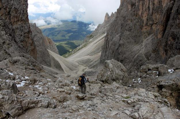 da qui la vista è spettacolare, dopo un breve percorso in discesa si raggiunge il rifugio Friedrich, dopodichè il percorso fino al rif.