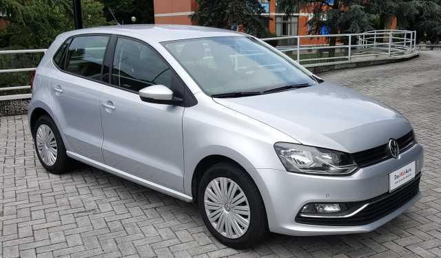 Volkswagen Polo V 1.4 TDI 90 CV DSG 5p. Comfortline BlueMotion Technology Polo 5ª serie Immatricolazione: 7/ 2016 KM: 29682 Cilindrata: 1422 Prezzo: 13.