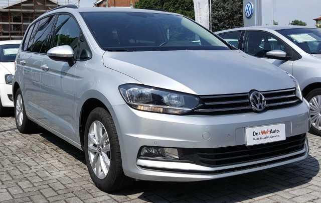 Volkswagen Touran III 1.6 TDI DSG Comfortline BlueMotion Technology Touran 3ª serie Immatricolazione: 2/ 2016 KM: 18643 Carrozzeria: Monovolume/Pulmino Cilindrata: 1598 Prezzo: 23.