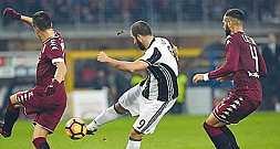 «Se sono stati meglio i suoi tre gol o i miei due?», fa Pipita nella mezzanotte post gara di Montecarlo.