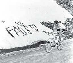 .. Le dieci vette che hanno portato il Giro d Italia fino alle porte del paradiso 953 960 967 Passo dello Stelvio 2758 metri Il valico più alto d