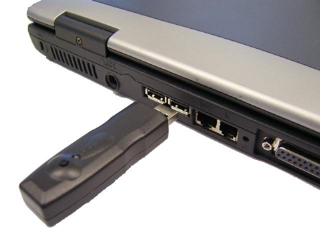 Avviare Windows (98 SE o successivi). Collegare il ricevitore a una porta USB. 2 Utilizzare la prolunga USB nel caso in cui il ricevitore blocchi la porta USB.