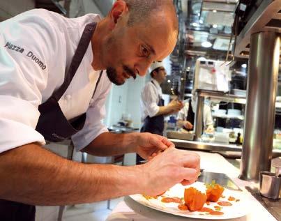 208 Vero punto di riferimento internazionale per gli appassionati di alta cucina, il Ristorante Piazza Duomo è il regno dello chef Enrico Crippa.