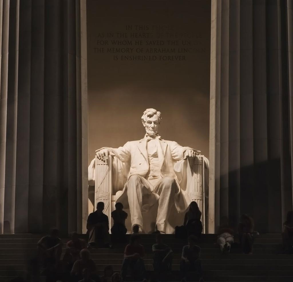 Il Memorial come simbolo nazionale Il Lincoln Memorial non è solo una splendida opera architettonica, è un simbolo di tutto ciò che Abraham Lincoln rappresentava.