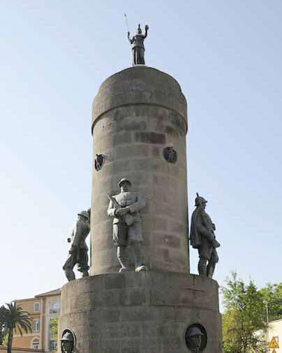 Roma Nel 1929 l artista vince il concorso per la realizzazione del monumento ai finanzieri caduti per la patria nel quartiere Nomentano, tra via Carlo Fea e viale XXI Aprile.