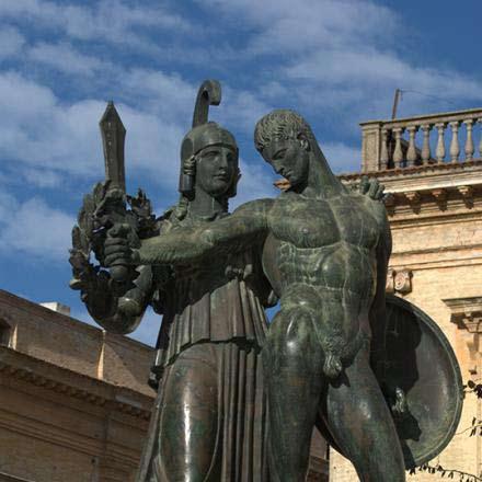 San Severo (Fg) Il monumento è inaugurato il 4 ottobre 1923 ed è una delle opere meno formali realizzate in Italia negli anni 1920-1930.