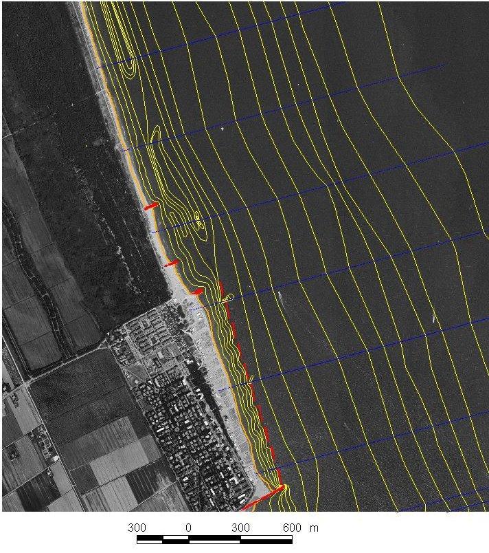 Interpretazione della linea di riva e delle strutture costiere artificiali Questi elementi sono stati digitalizzati sulla base fotografie aeree IT2000.